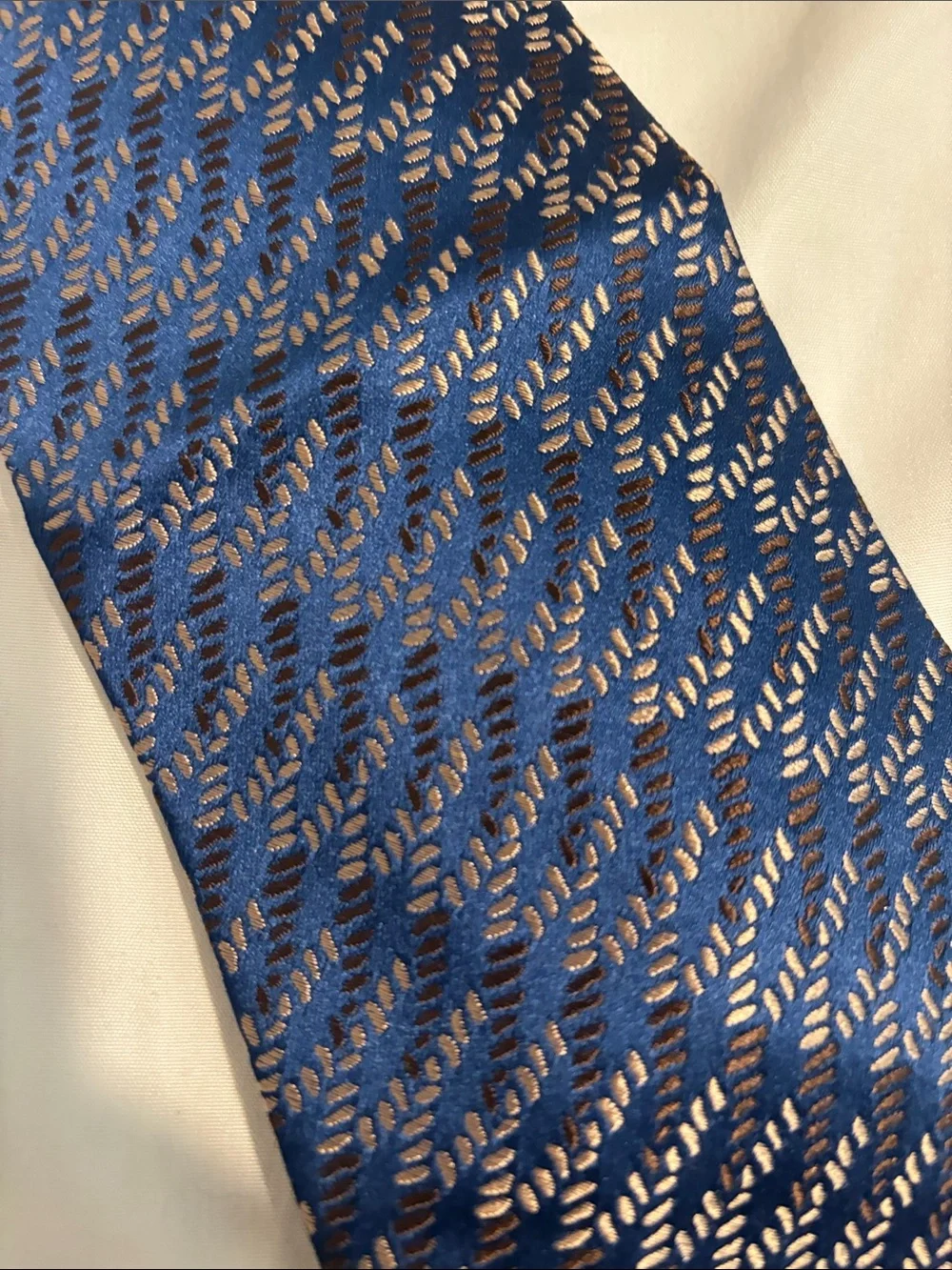 Charvet Classic Men's Blue Patterned Silk Tie